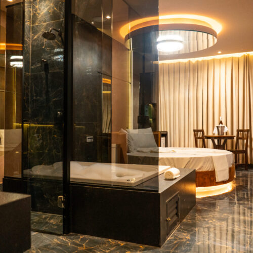 Exótica com Jacuzzi