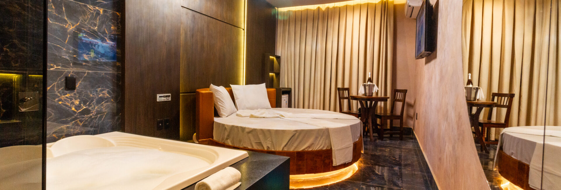 Exótica com Jacuzzi